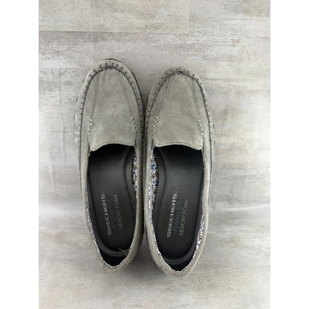 Skechers Relaxed Fit Suede Loafers Gray Memory Foam 48930TX Women Sz 7.5